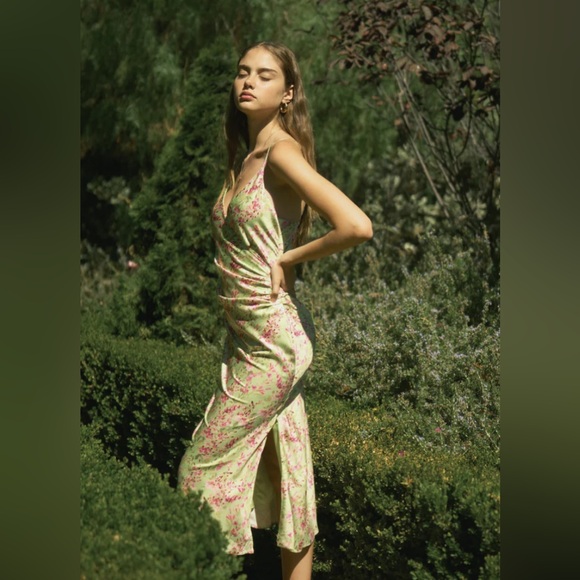 4SI3NNA Jessika Green Floral Printed Satin Effect Midi Dress - Picture 2 of 9